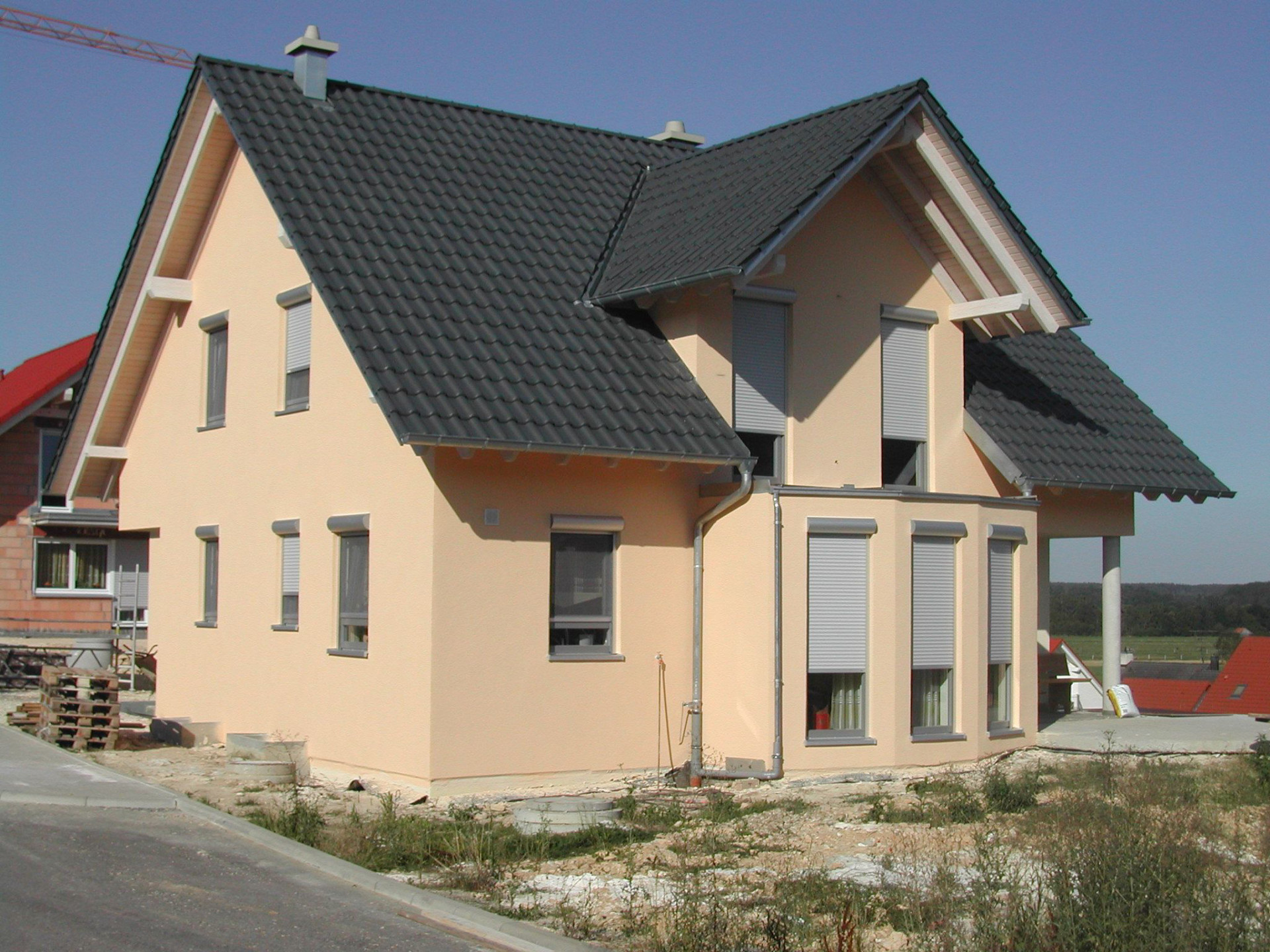 Mit VIP-Paneelen gedämmtes Einfamilienhaus