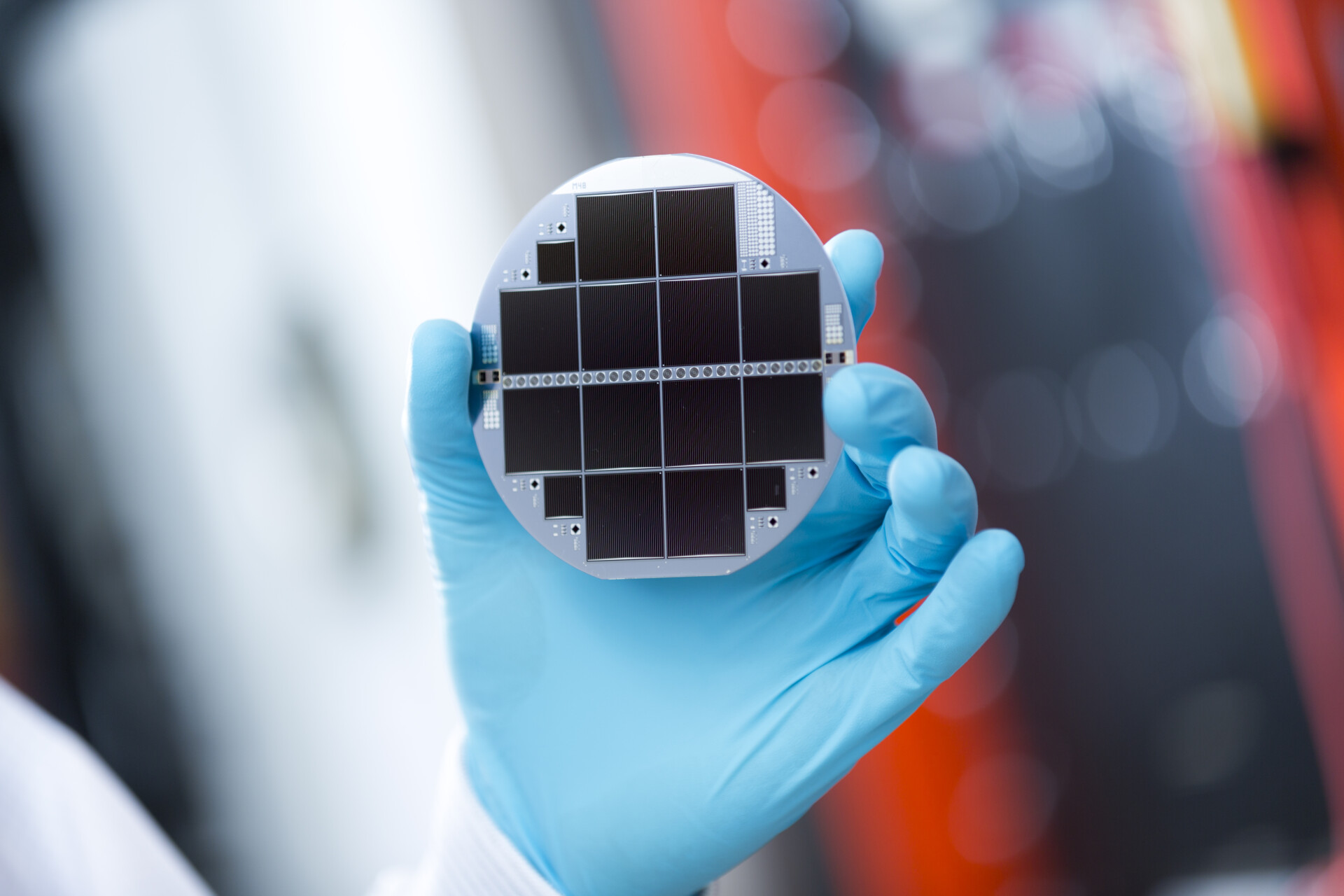 Mehrfachsolarzelle aus III-V-Halbleitern und Silizium